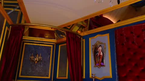 CLICK HERE  --   online show from December 18, 3:33 pm