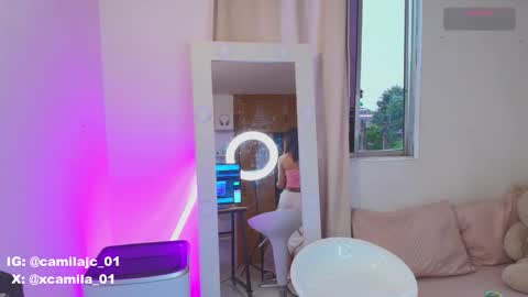 Snapshot of cammile_cole chatting on October 10, 5:41 pm Laura Camila online show from October 10, 5:41 pm