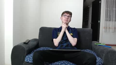 Snapshot of cammykev chatting on September 13, 1:08 am online show from September 13, 1:08 am