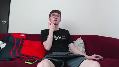 Snapshot of cammykev chatting on September 22, 4:44 pm online show from September 22, 4:44 pm