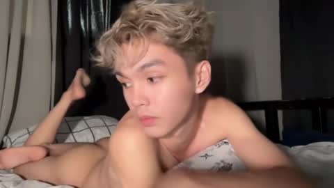 Ethan online show from February 13, 1:31 am