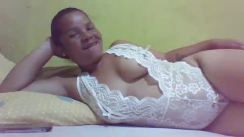 camyh09 online show from December 1, 4:32 am