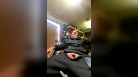 Chris online show from April 11, 7:18 pm