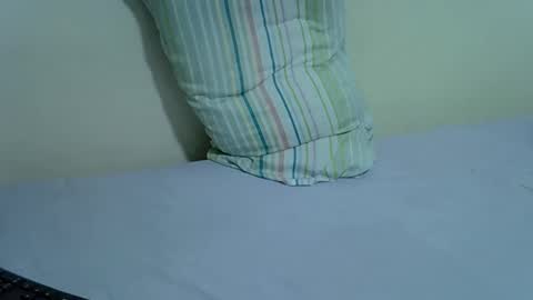 Snapshot of candiemaya chatting on October 3, 4:54 am candiemaya online show from October 3, 4:54 am