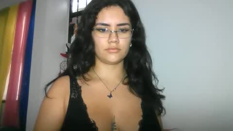 candisara online show from June 8, 7:04 pm
