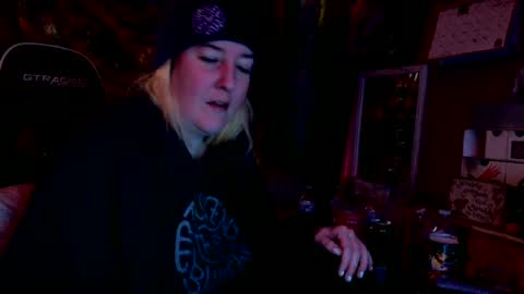 Candi online show from August 3, 11:38 am