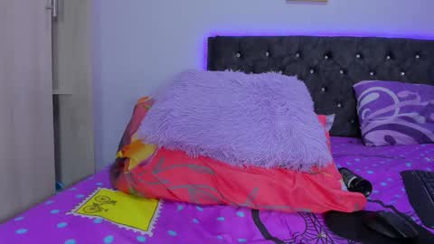 candy_deluxe777 online show from December 15, 4:30 am