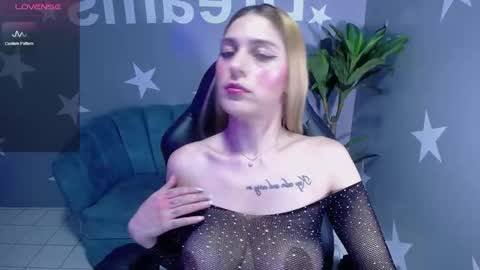 Snapshot of candy_kush_a chatting on September 27, 8:39 pm candy_kush_a online show from September 27, 8:39 pm