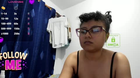 candy_val online show from March 29, 5:53 am