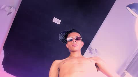  and MarilynHot online show from November 6, 9:40 pm