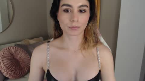 sara ivonne online show from October 24, 9:48 pm