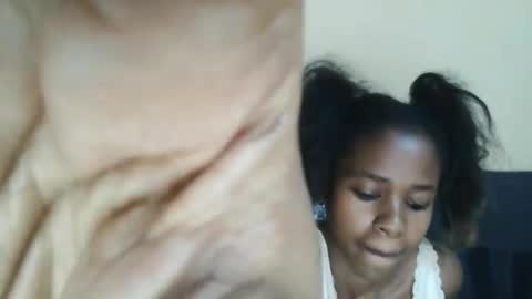 Snapshot of candybrown001 chatting on October 17, 8:40 am candybrown001 online show from October 17, 8:40 am