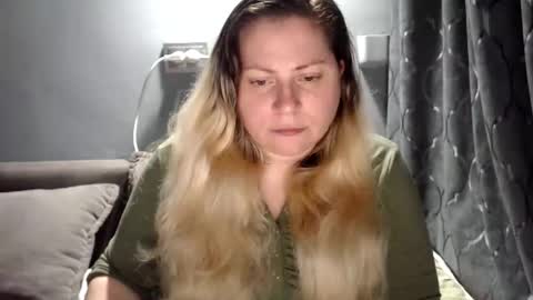 Laura online show from May 22, 7:31 pm