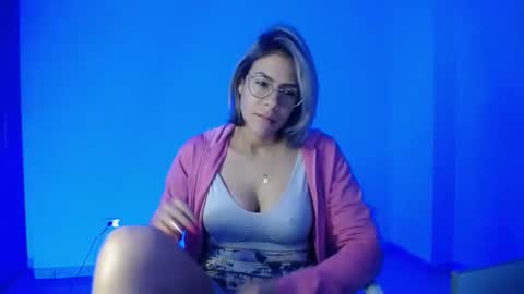 Snapshot of candydowson1 chatting on September 23, 10:42 am Candy Dowson online show from September 23, 10:42 am