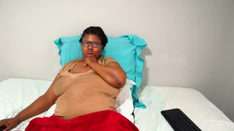 candyyumsaerolaxx online show from June 19, 12:44 pm