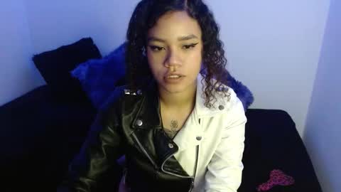 canela_s1 online show from November 18, 7:28 pm