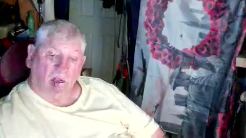 canoelicker69 online show from April 24, 6:21 pm