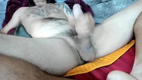 canuk1983 online show from September 26, 1:19 pm