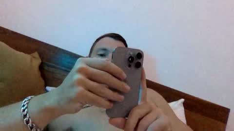 Snapshot of capt_oliver chatting on October 5, 5:38 am follow my twitter online show from October 5, 5:38 am
