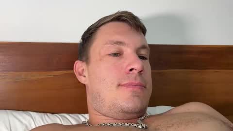 Snapshot of capt_oliver chatting on October 12, 4:49 am follow my twitter online show from October 12, 4:49 am