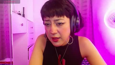 Snapshot of caraenaranja chatting on October 12, 3:43 am Amy online show from October 12, 3:43 am