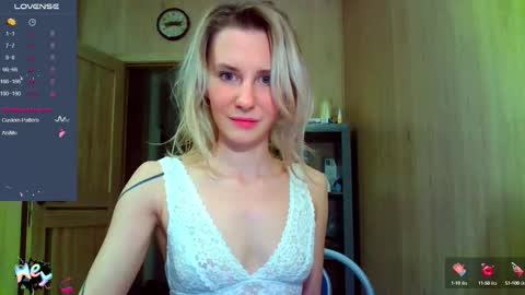 Snapshot of caramel_pie_ chatting on September 11, 8:10 pm caramel online show from September 11, 8:10 pm