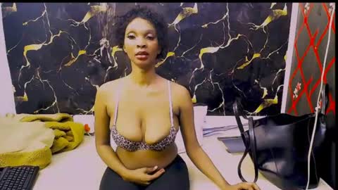 caramelminxx_ online show from June 15, 8:06 am
