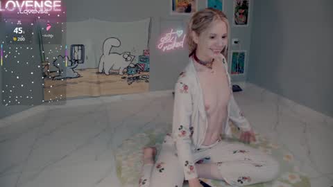 NONA    follow online show from September 17, 5:11 am