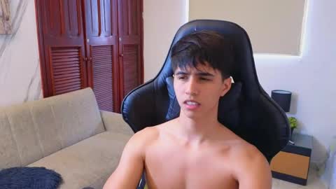carl_dixon online show from June 3, 8:14 pm