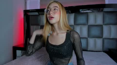 carla__js online show from May 20, 11:38 am