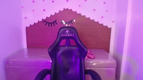 Snapshot of carlie_mayer chatting on September 20, 3:09 am CARLYE online show from September 20, 3:09 am