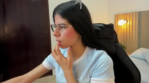 Snapshot of carlina_15 chatting on September 9, 1:33 pm C A R L I N A online show from September 9, 1:33 pm
