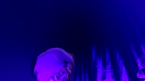 carloslove1972 online show from June 16, 7:01 am