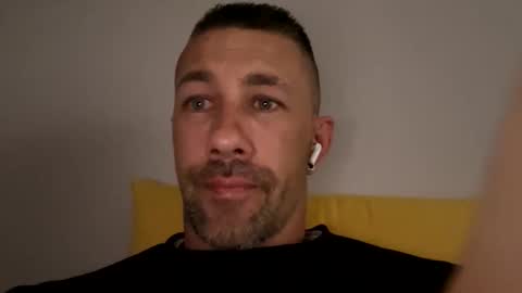 carlosrm440882 online show from May 17, 5:33 pm