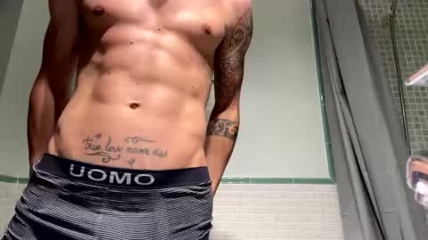 carlosrm440882 online show from May 24, 5:19 pm