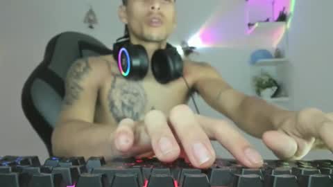 carlossmi01 online show from January 8, 4:18 am