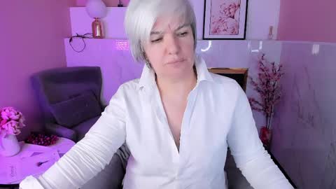 Carmen online show from April 11, 7:45 am