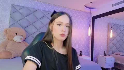 caro_adams1 online show from November 20, 1:10 pm