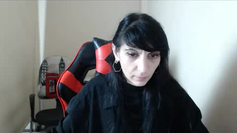 Carol Mathevs online show from November 4, 7:21 am