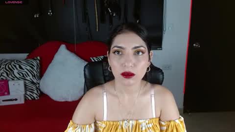 Caroline online show from November 17, 1:24 pm