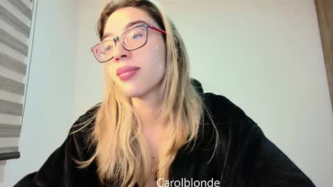 Snapshot of carolblonde chatting on February 21, 11:54 pm Char online show from February 21, 11:54 pm