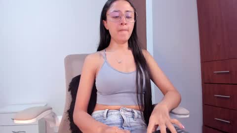 Caroline online show from January 3, 3:22 pm