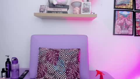 Snapshot of carolina_latinlady chatting on October 1, 8:52 pm Carolina online show from October 1, 8:52 pm