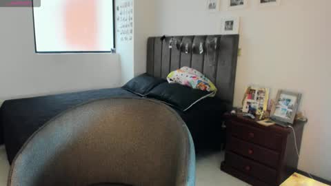 carolina_zaens online show from January 8, 6:25 pm