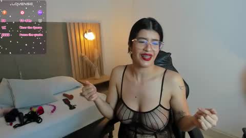 Snapshot of caroline_00403_ chatting on October 1, 7:35 pm c a r o l i n e online show from October 1, 7:35 pm