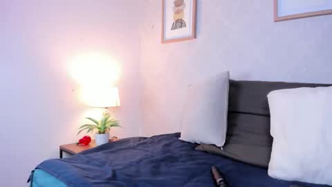  Caroline  online show from November 24, 11:31 am