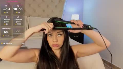 Caroline online show from November 28, 8:16 pm