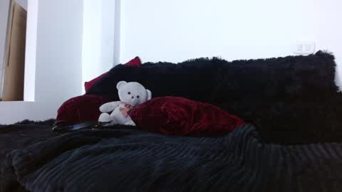 caroline online show from March 18, 11:54 pm