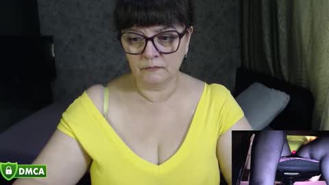 Snapshot of carolinedream_ chatting on September 12, 4:47 am CarolineDream online show from September 12, 4:47 am