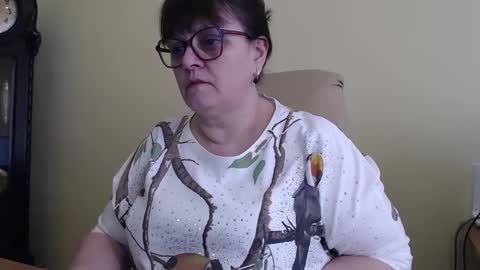 Snapshot of carolinedream_ chatting on March 12, 6:29 am CarolineDream online show from March 12, 6:29 am